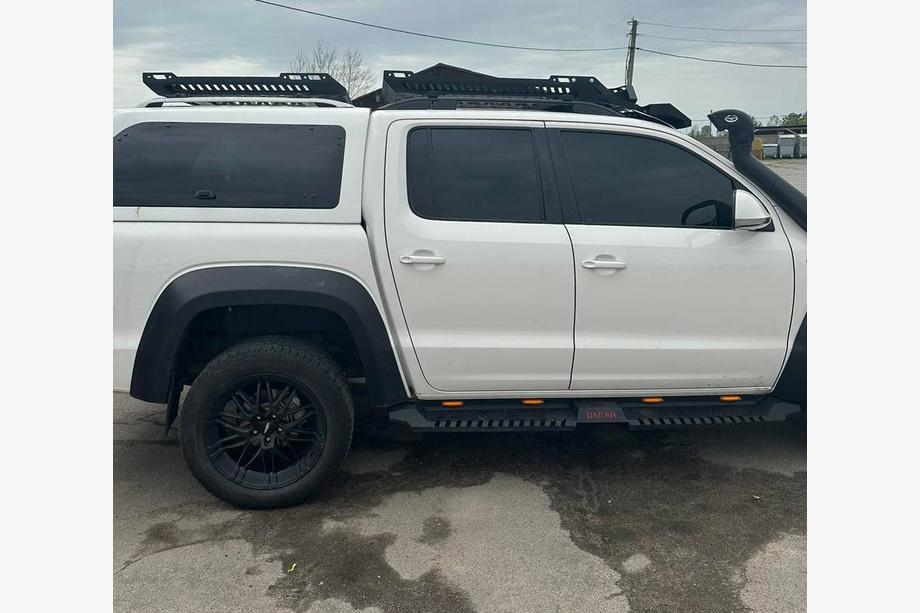 Volkswagen Amarok 2010-2022 Seitenstufen Dakar V2 mit LED (2 Stk, Metall) Foto 7