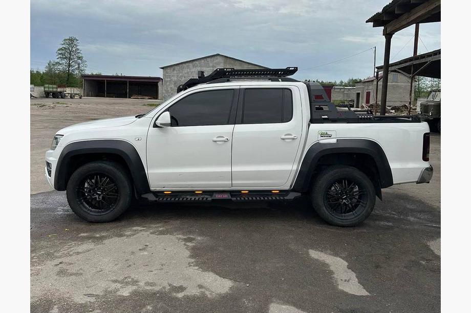 Volkswagen Amarok 2010-2022 Seitenstufen Dakar V2 mit LED (2 Stk, Metall) Foto 3