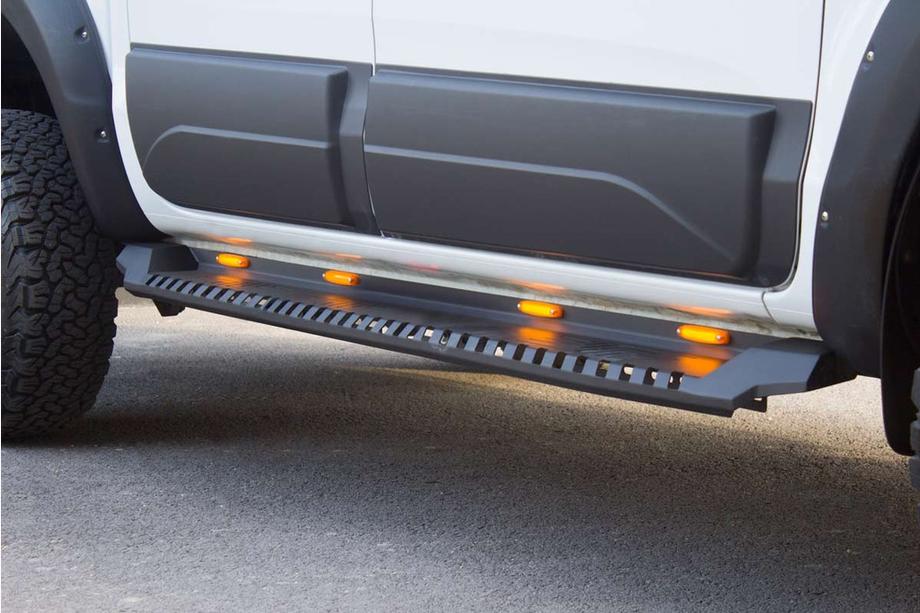Mitsubishi L200 2015-2024 Seitenstufen Dakar V1 mit LED (2015-2019, 2 Stk, Metall) Foto 2