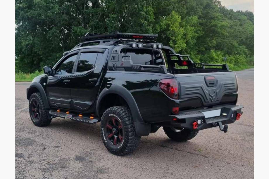 Mitsubishi L200 2006-2015 Seitenstufen Dakar V2 mit LED (2 Stk, Metall) Foto 13