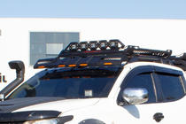 Toyota Hilux 2015- Windschutzscheibenblende (LED) Foto 1