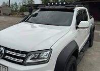 Volkswagen Amarok 2010-2022 Frontscheibenblende unter Dachträger DAKAR (LED) Foto 3