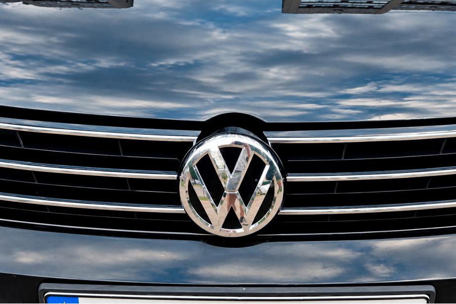 Volkswagen Golf 7/E-Golf 2012-2020 Frontemblem 2017-2020 3G0853601B Foto 1