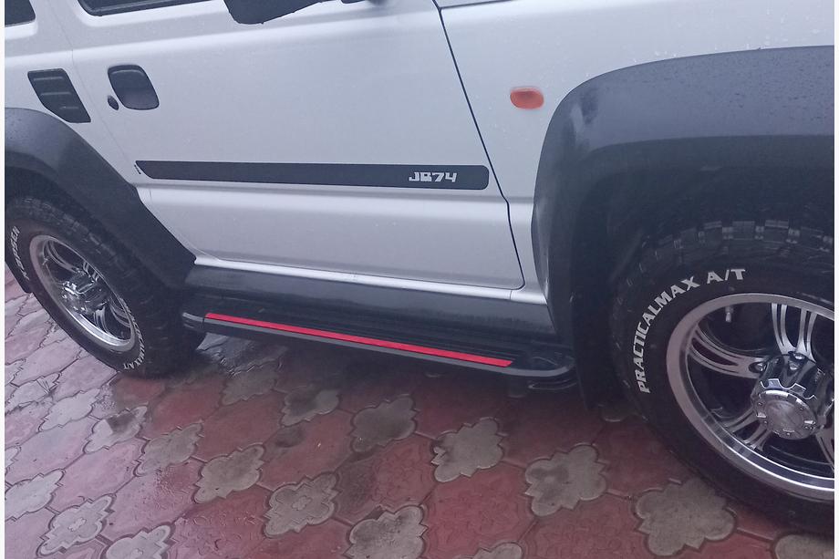 Suzuki Jimny 2018- Seitenschweller Maya Red (2 Stk., Aluminium) Image