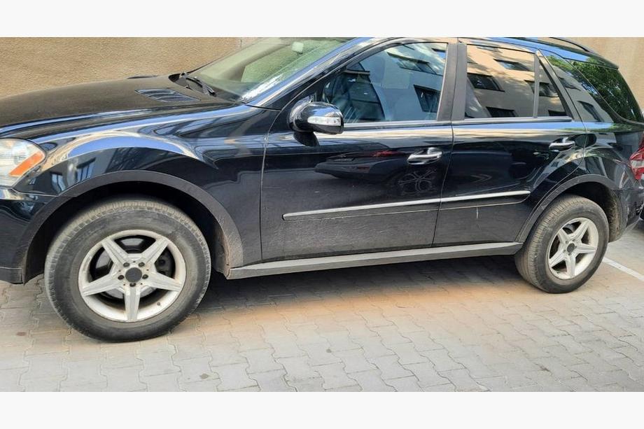 Mercedes ML W164 2005-2011 Kotflügelverbreiterungen (4 Stk, schwarz, ABS-Kunststoff) Foto 1