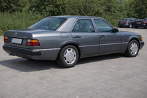 Mercedes E-class W124 1984–1997 Kotflügelverbreiterungen 1989-1995 (4 Stk, schwarz, ABS-Kunststoff) Foto 3