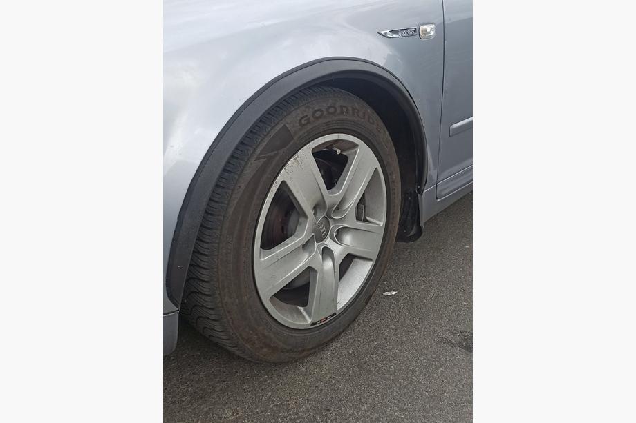 Audi A4 B6 2000-2004 Kotflügelverbreiterungen (4 Stk, schwarz, ABS-Kunststoff) Image