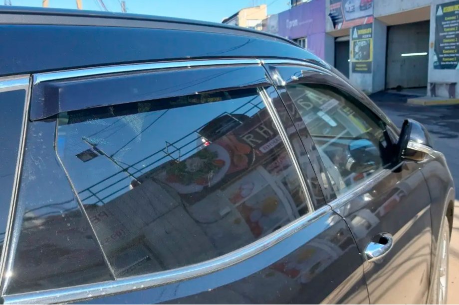 Infiniti FX 2008-2012 Windabweiser mit Chromleiste (4 Stk, HIC) Image