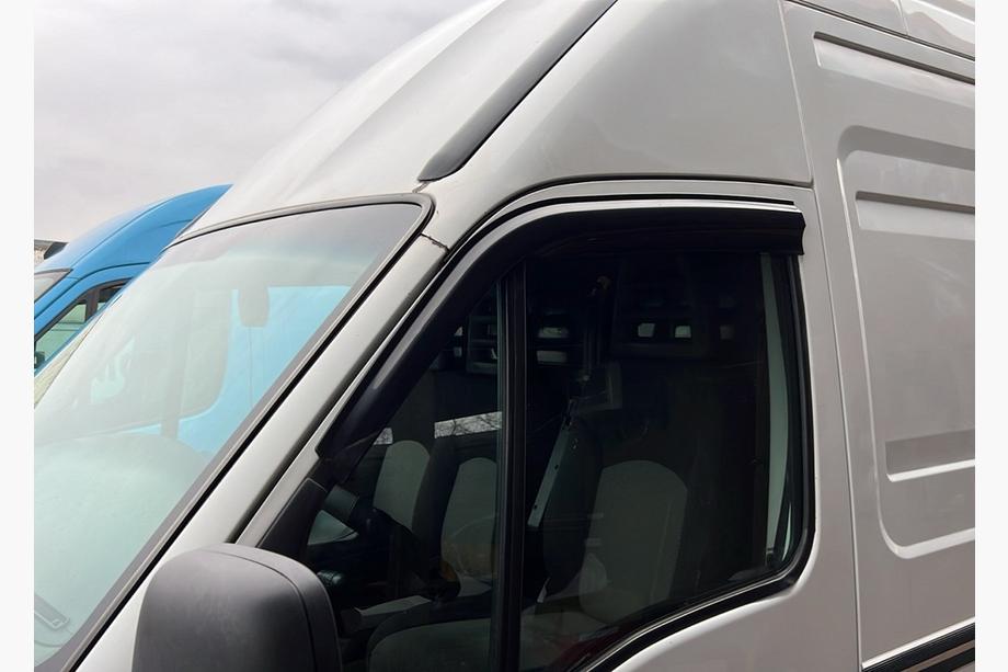 Iveco Daily 2006-2014 Windabweiser (2 Stk., Sunplex Sport) Foto 1