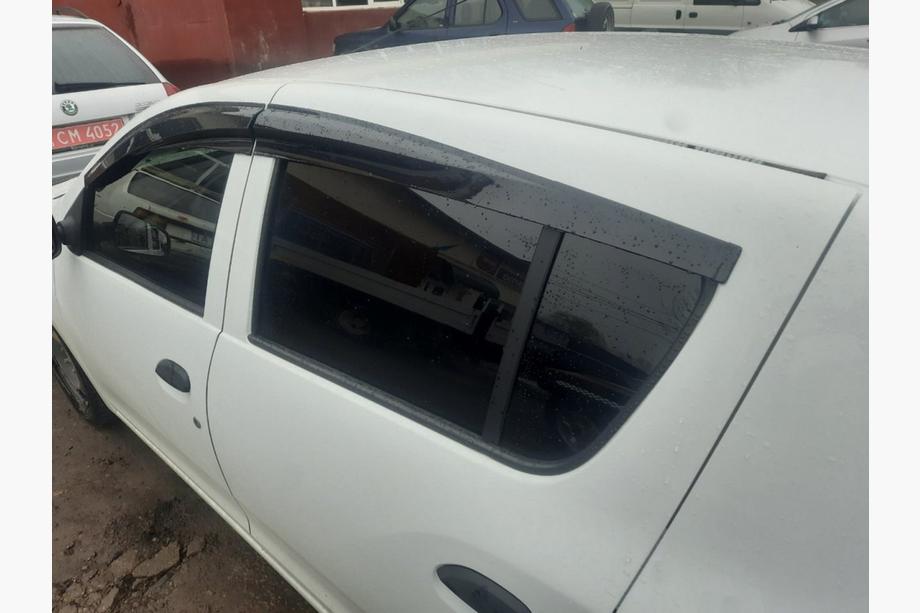 Dacia Sandero 2013-2020 Windabweiser (4 Stk., Sunplex Sport) Image