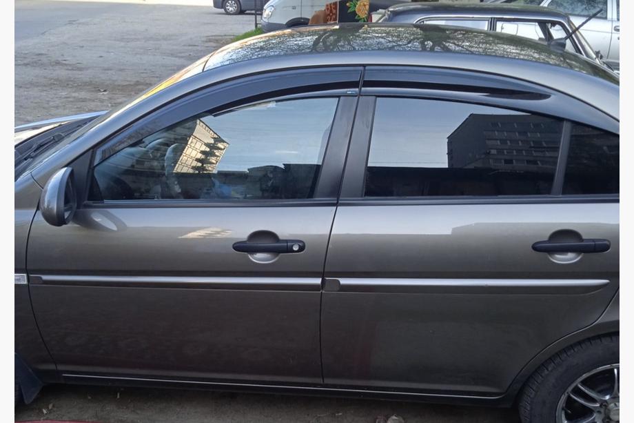 Hyundai Accent 2006-2010 Windabweiser (4 Stk., Sunplex Sport) Foto 4