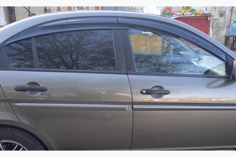 Hyundai Accent 2006-2010 Windabweiser (4 Stk., Sunplex Sport) Foto 7