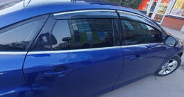 Ford Focus III 2011-2017 Windabweiser mit Chromleisten HB/Sedan (4 Stk., Sunplex Chrome) Foto 2