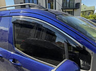 Ford Courier 2014-2023 Windabweiser mit Chromleisten (4 Stk., Sunplex Chrome) Foto 3