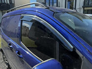Ford Courier 2014-2023 Windabweiser mit Chromleisten (4 Stk., Sunplex Chrome) Foto 2