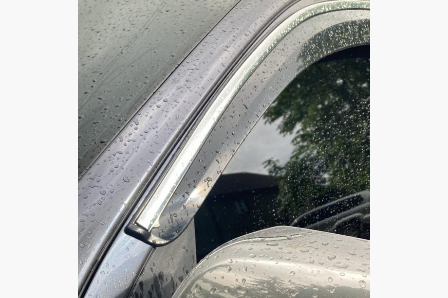 Toyota Hilux 2006-2015 Windabweiser mit Chromleisten (4 Stk., Sunplex Chrome) Image