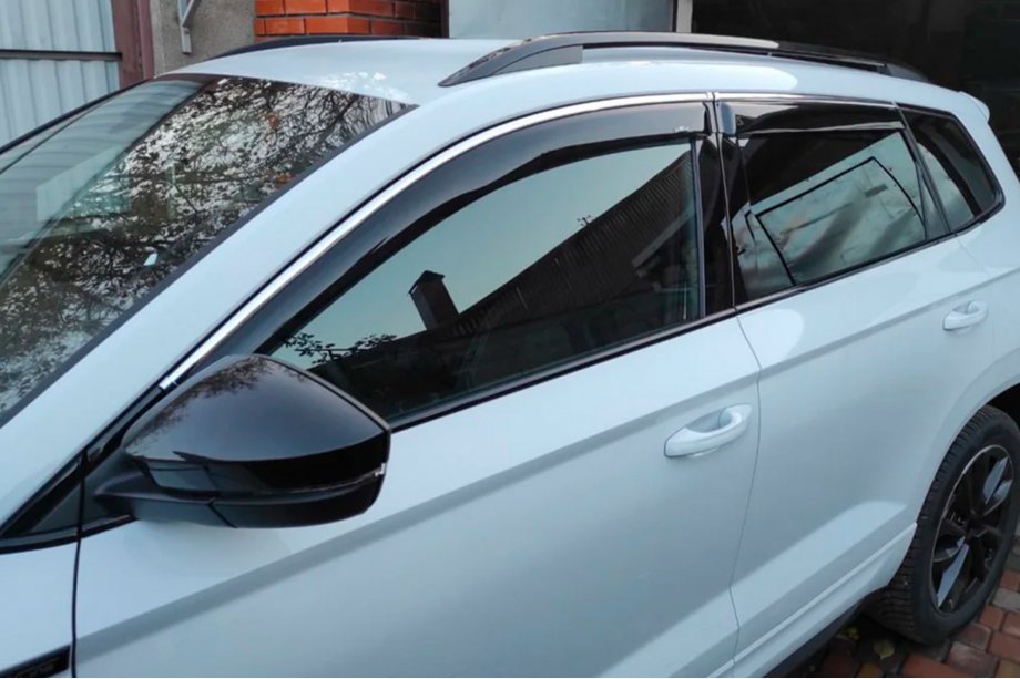 Skoda Karoq 2018- Windabweiser mit Chromleiste (4 Stk, HIC) Image