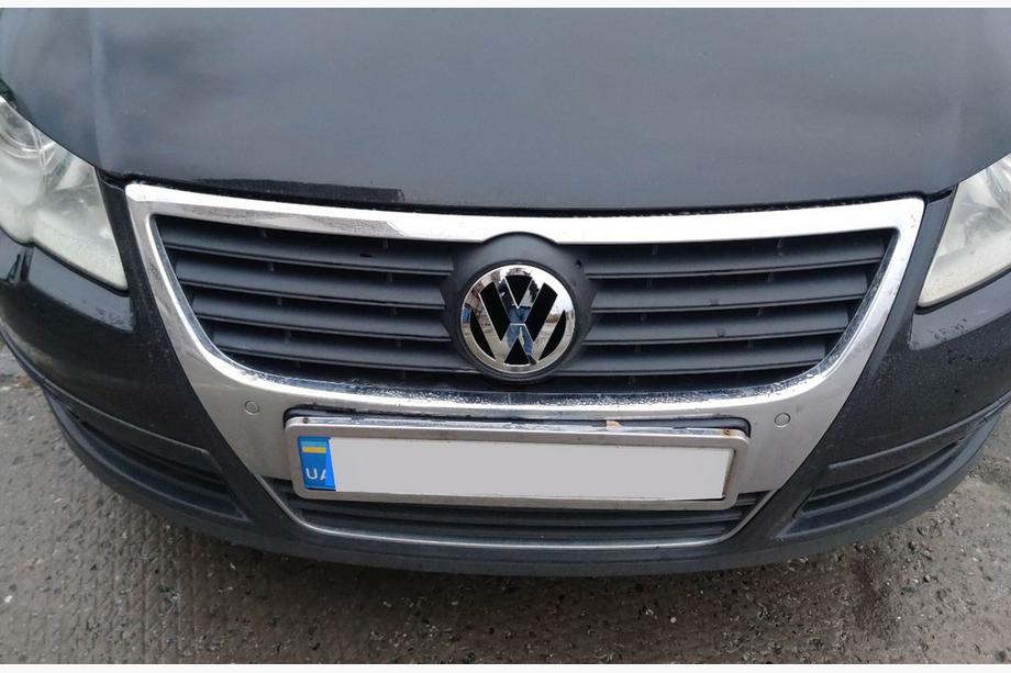 Volkswagen Passat B6 2006-2012 Front Emblem V1 3C0853601C Image