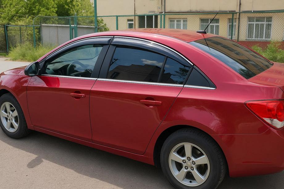Chevrolet Cruze 2009–2015 Windabweiser mit Chromleiste SD (4 Stk, ABM) Image