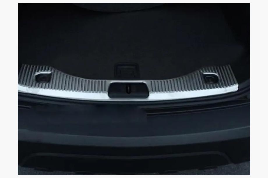 Chevrolet Trax 2012-2023 Kofferraum Ladekantenschutz Libao (Edelstahl) Image