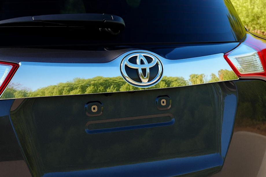 Toyota Rav 4 2013-2018 Chromleiste über Kennzeichen Stoßstange Libao 2013-2016 Edelstahl Image