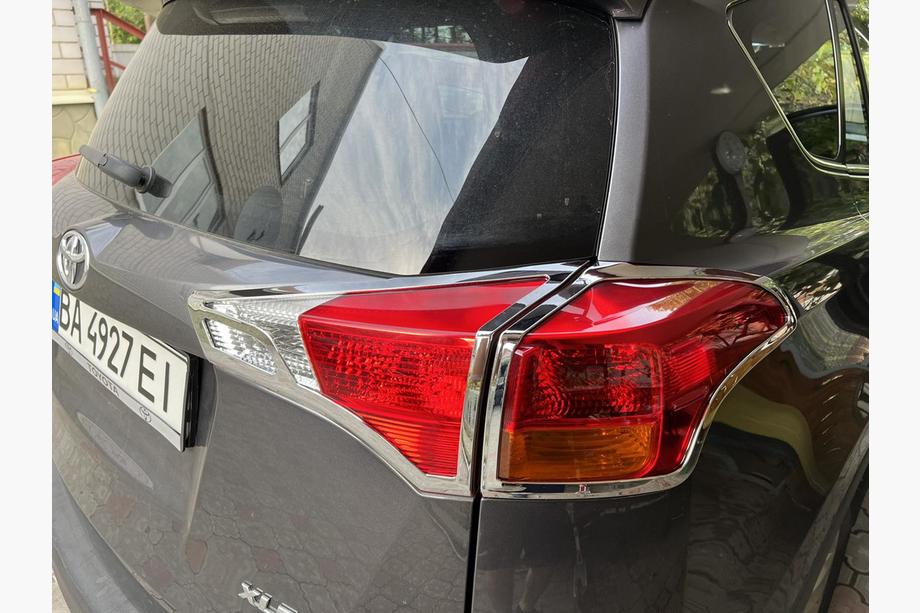 Toyota Rav 4 2013-2018 Chrom Blenden für Rückleuchten Libao V2 2013-2016 (2 Stk, Kunststoff) Image