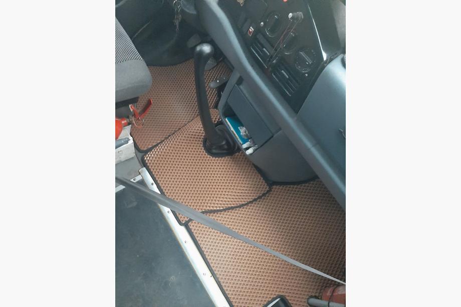 Mercedes Sprinter W901/902/903/904/905 1995–2006 EVA Fußmatten (TDI, ziegelrot) Image