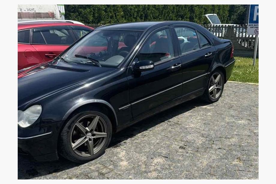 Mercedes C-class W203 2000-2007 Kotflügelverbreiterungen SD (4 Stk, schwarz, ABS-Kunststoff) Foto 1