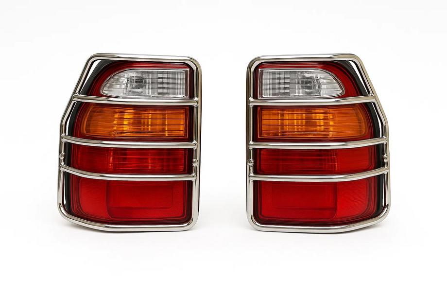 Toyota Land Cruiser 100 1998-2007 Rückleuchten Schutzblenden Chrom (für Land Cruiser 105) Image