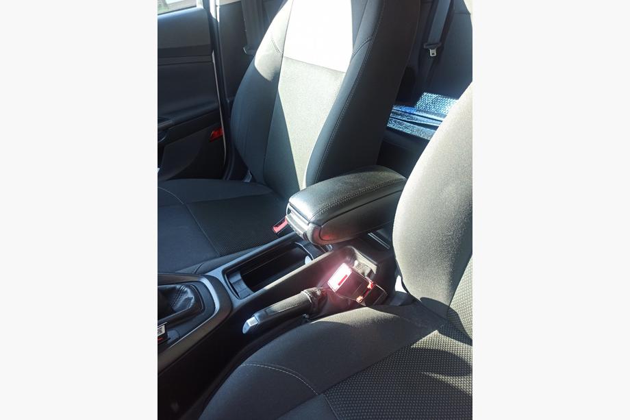 Ford Focus III 2011-2017 Armlehne 2015+ Schwarz Foto 2