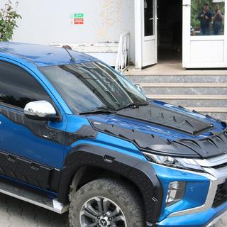 Motorhaubenabdeckung (ABS) Mitsubishi L200 2015-2024 Foto 2