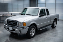 Ford Ranger 2002-2006 Seitenschweller BlackLine (2 Stk., Aluminium) Foto 1