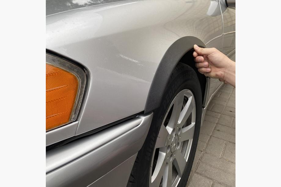Mercedes C-class W202 1993-2001 Kotflügelverbreiterungen (4 Stk, schwarz, ABS-Kunststoff) Image