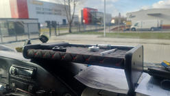 Volkswagen LT 1995-2006 Ablage für Armaturenbrett (Schwarz mit roter Naht) Foto 1