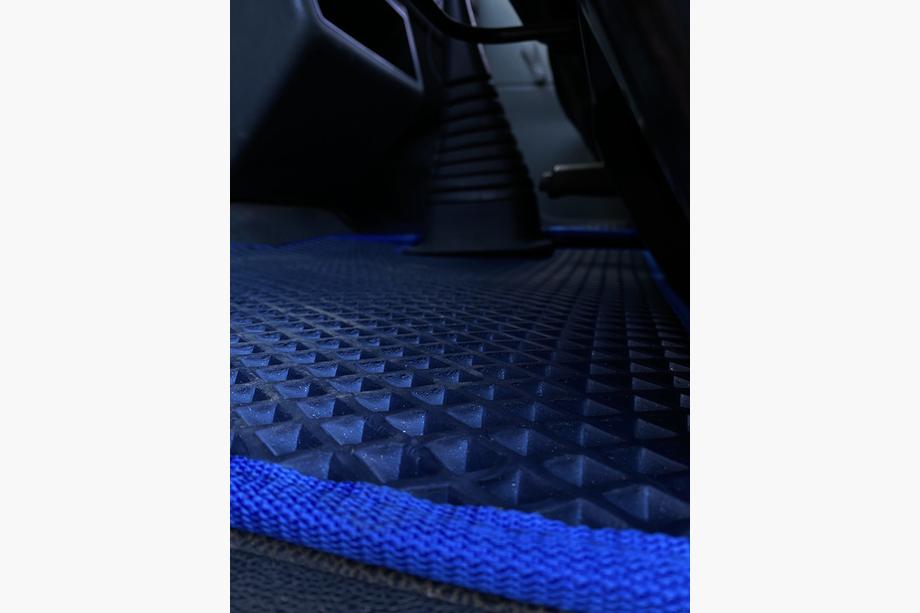 Volkswagen T4 Transporter 1990-2003 EVA Fußmatten (Blau) Foto 9