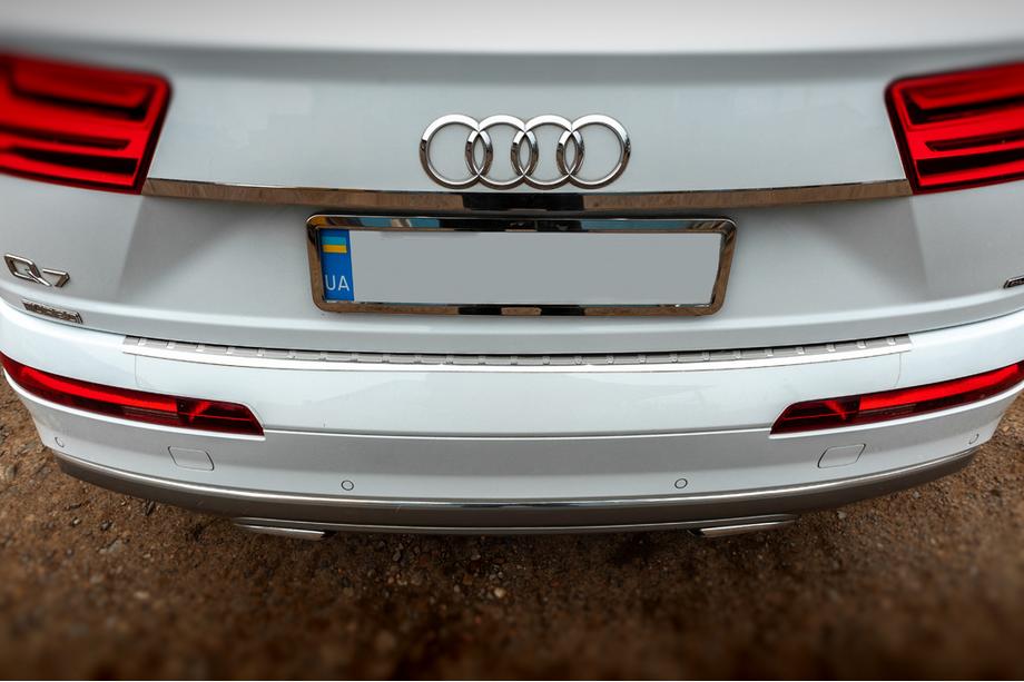 Audi Q7 2015–2026 Chromleiste über dem Kennzeichen (Edelstahl) Image