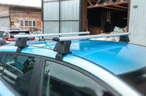 Nissan Leaf 2010-2017 Dachträger für glattes Dach (Chrom, Paar) Foto 4