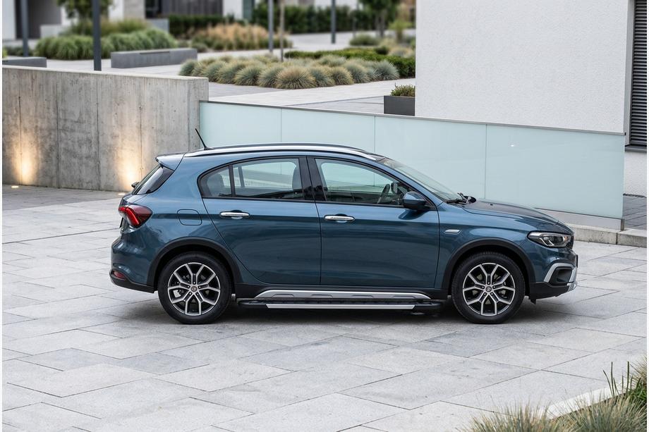 Fiat Tipo Cross 2021- Seitenschweller RedLine (2 Stk., Aluminium) Image