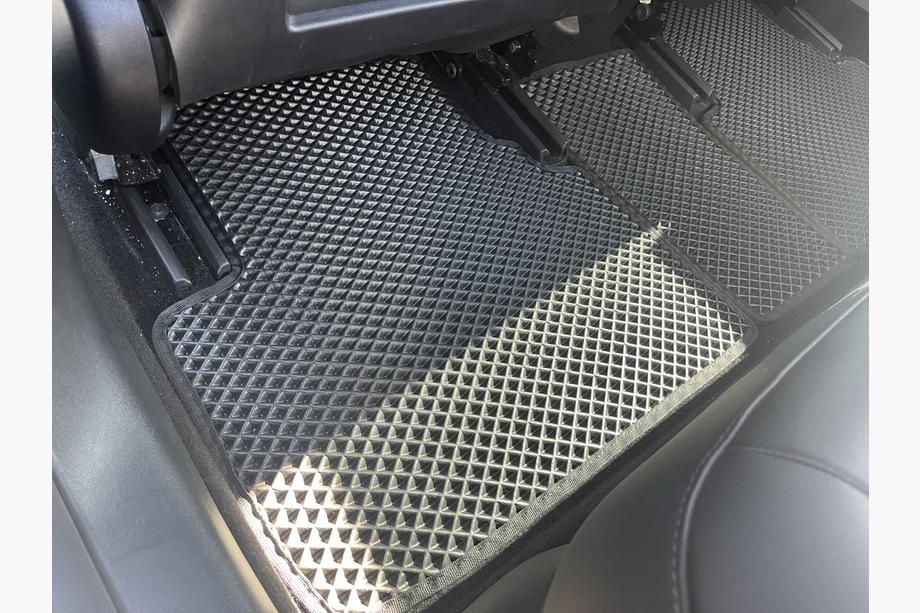 Tesla Model 3 2017- EVA Fußmatten (schwarz) Foto 7