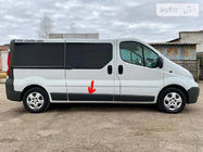 Renault Trafic 2001–2015 Original Türschutzleiste gebraucht (R3) Foto 1