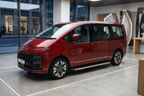 Hyundai Staria 2021- Seitenschweller Fullmond (2 Stk., Aluminium) Foto 1