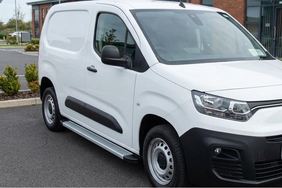 Toyota Proace City 2016- Seitenschweller Maya V2 (2 Stk., Aluminium) Image